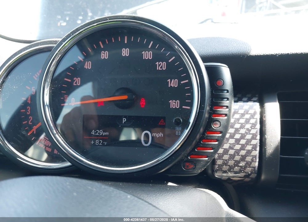 2015 MINI COOPER VIN: WMWXU3C58F2B57218