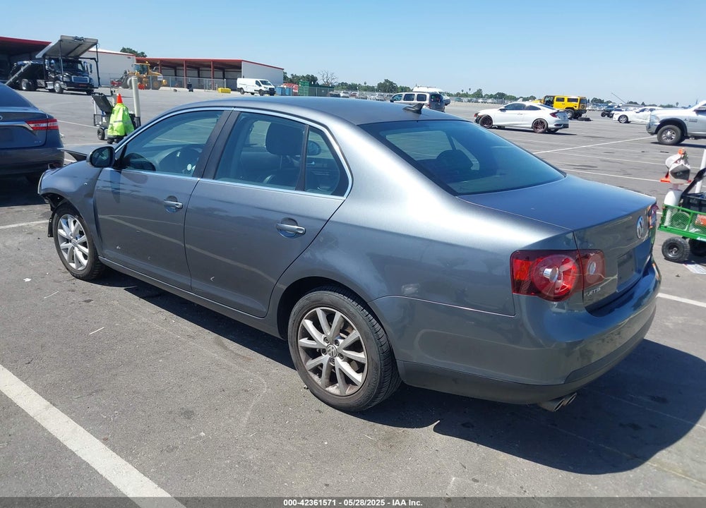 2010 VOLKSWAGEN JETTA VIN: 3VWRZ7AJ8AM107256