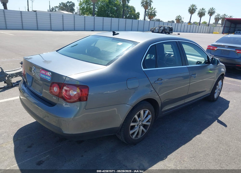 2010 VOLKSWAGEN JETTA VIN: 3VWRZ7AJ8AM107256