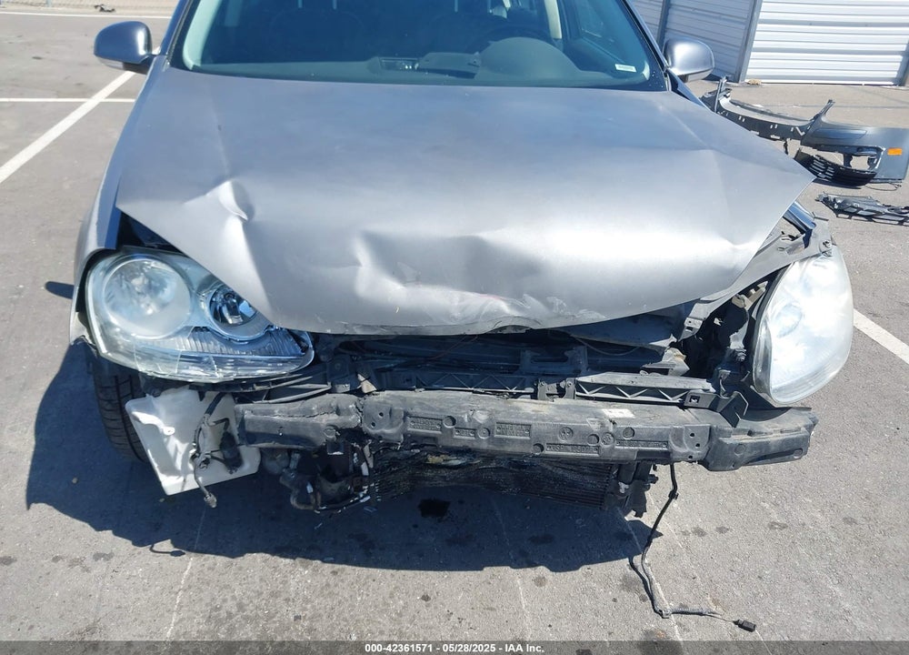2010 VOLKSWAGEN JETTA VIN: 3VWRZ7AJ8AM107256