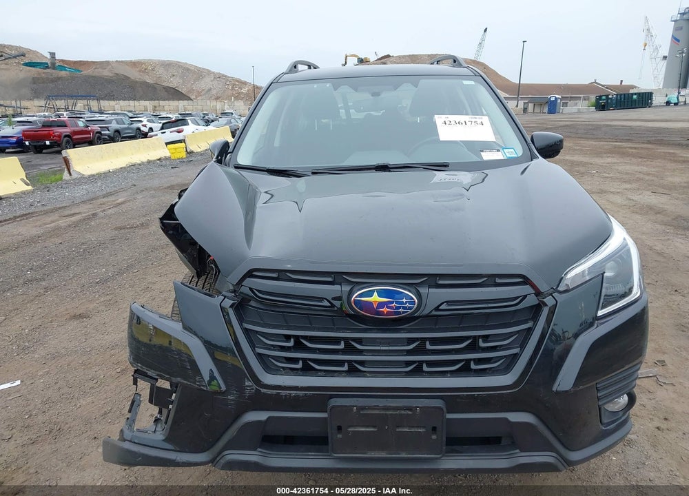 2023 SUBARU FORESTER VIN: JF2SKAEC6PH511494