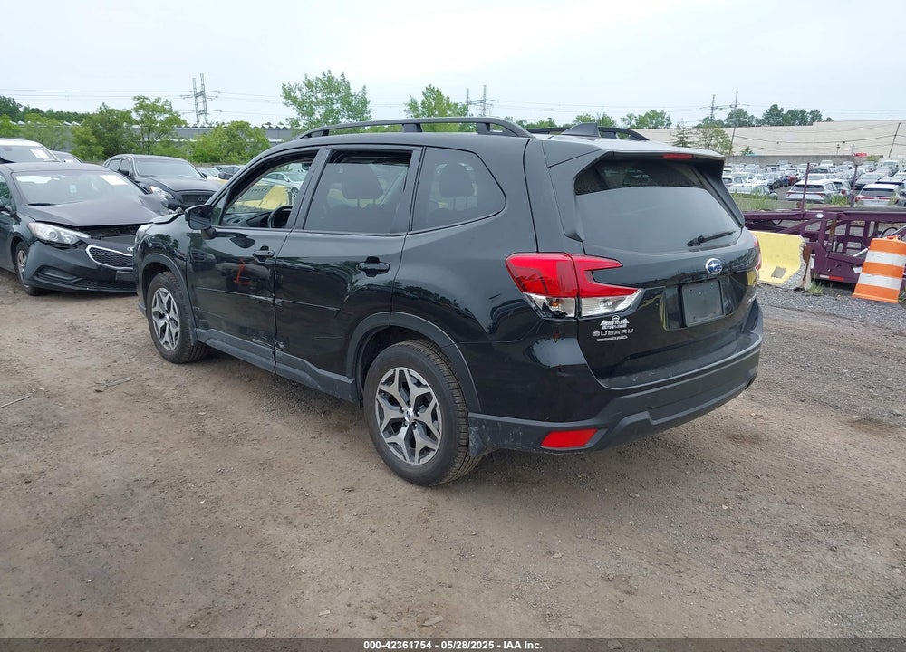 2023 SUBARU FORESTER VIN: JF2SKAEC6PH511494