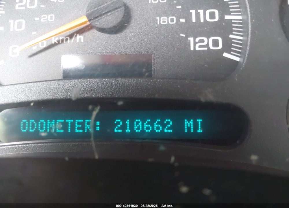 2004 CHEVROLET SUBURBAN 1500 LS VIN: 1GNEC16Z94J235657