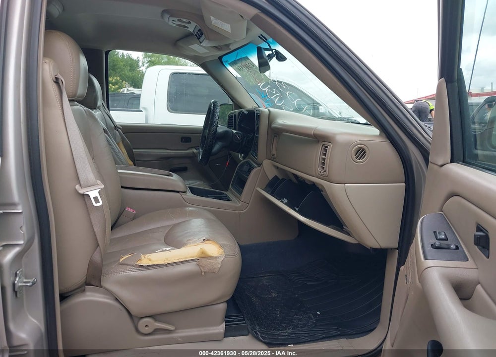2004 CHEVROLET SUBURBAN 1500 LS VIN: 1GNEC16Z94J235657