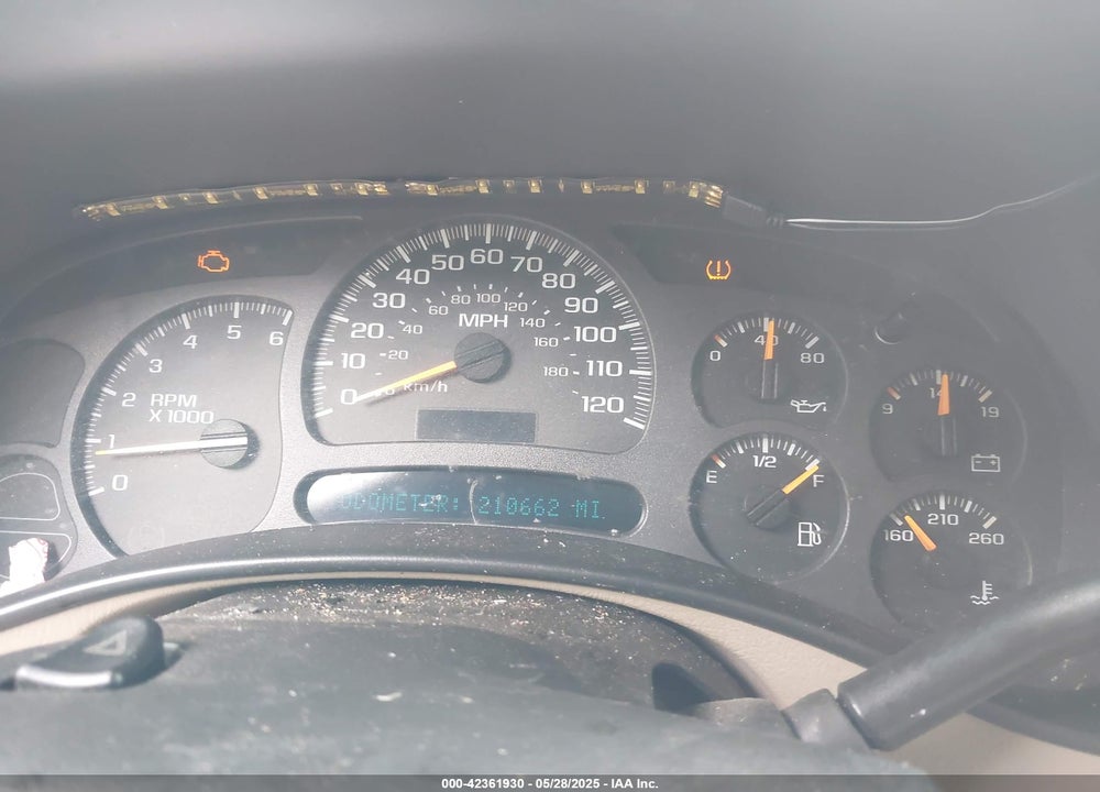 2004 CHEVROLET SUBURBAN 1500 LS VIN: 1GNEC16Z94J235657