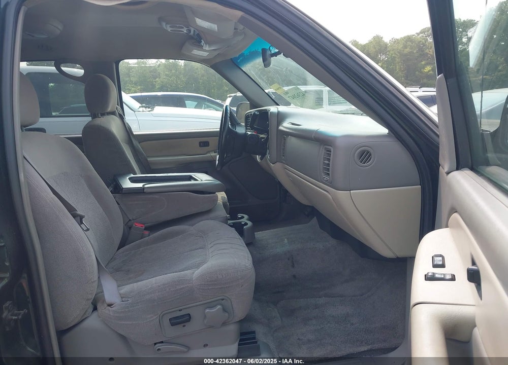 2002 CHEVROLET TAHOE LS VIN: 1GNEC13V92J308220