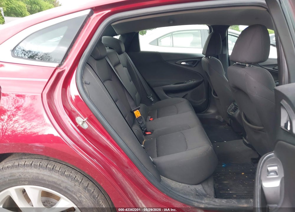 2018 CHEVROLET MALIBU VIN: 1G1ZD5ST1JF203387