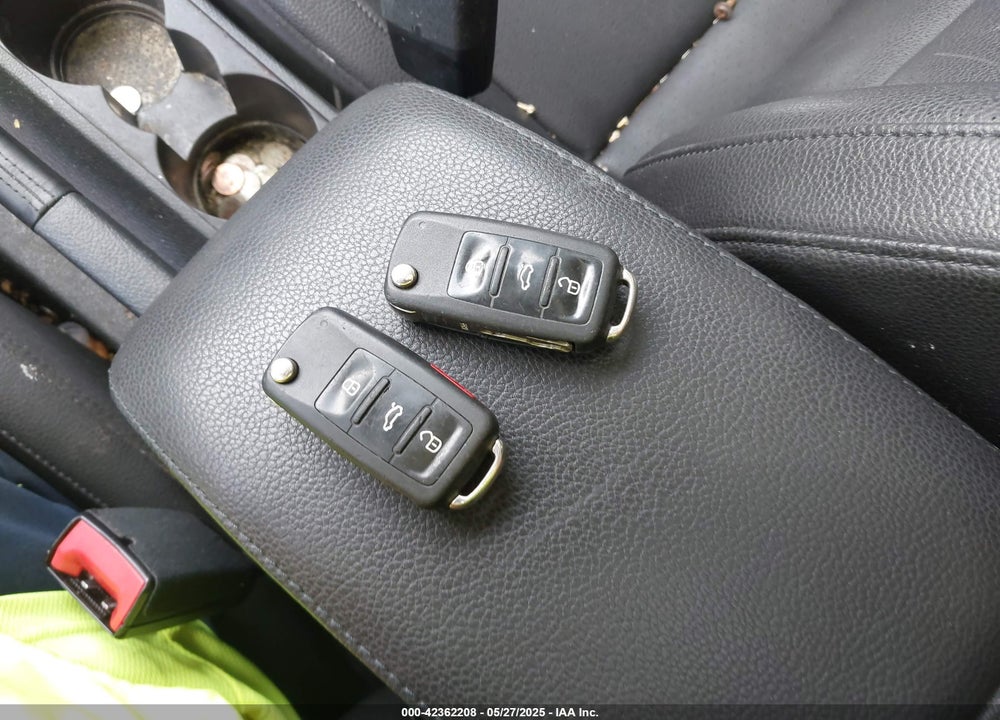 2011 VOLKSWAGEN JETTA VIN: 3VWPL7AJ2BM600716
