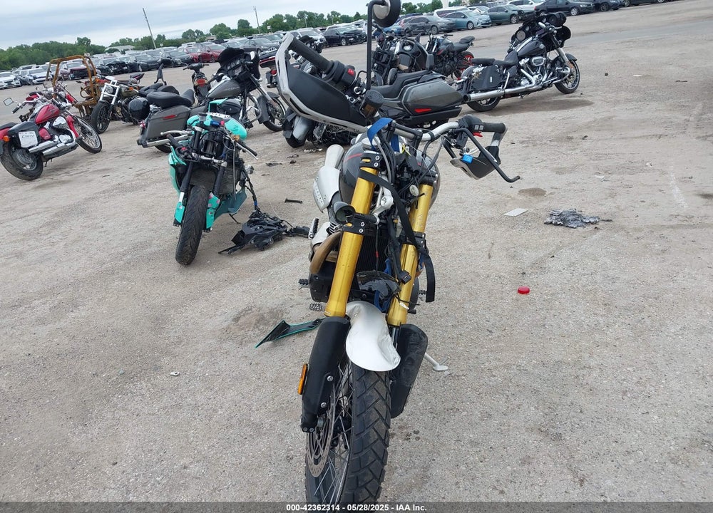 2025 TRIUMPH MOTORCYCLE SCRAMBLER 1200 XE VIN: SMTDS0HG9STCC0641