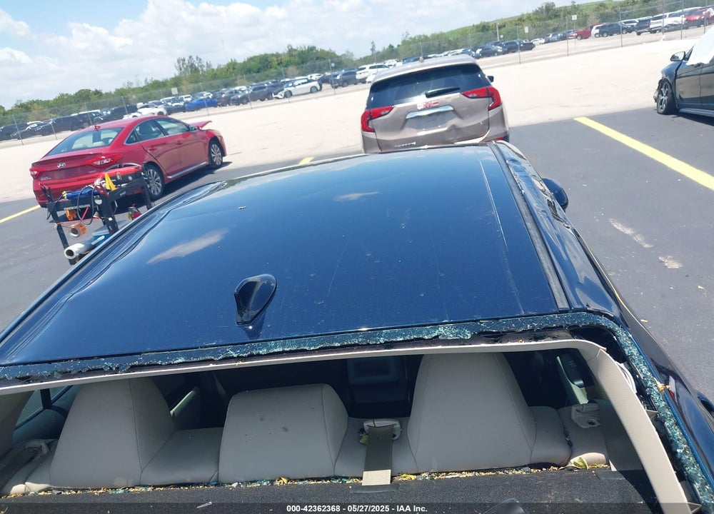 2021 TOYOTA CAMRY VIN: 4T1C11AK2MU455202