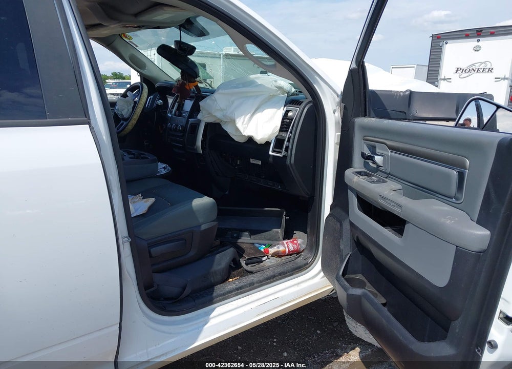 2015 RAM 2500 VIN: 3C6UR5DL4FG684782