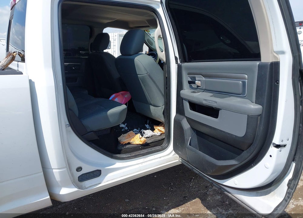 2015 RAM 2500 VIN: 3C6UR5DL4FG684782