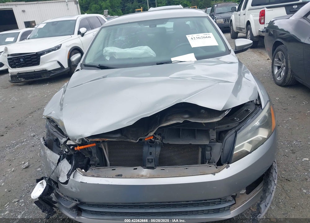 2012 VOLKSWAGEN PASSAT VIN: 1VWBP7A37CC002284