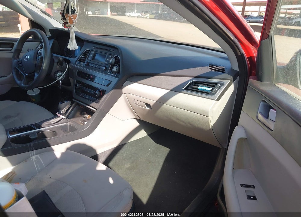 2015 HYUNDAI SONATA VIN: 5NPE24AF4FH049241