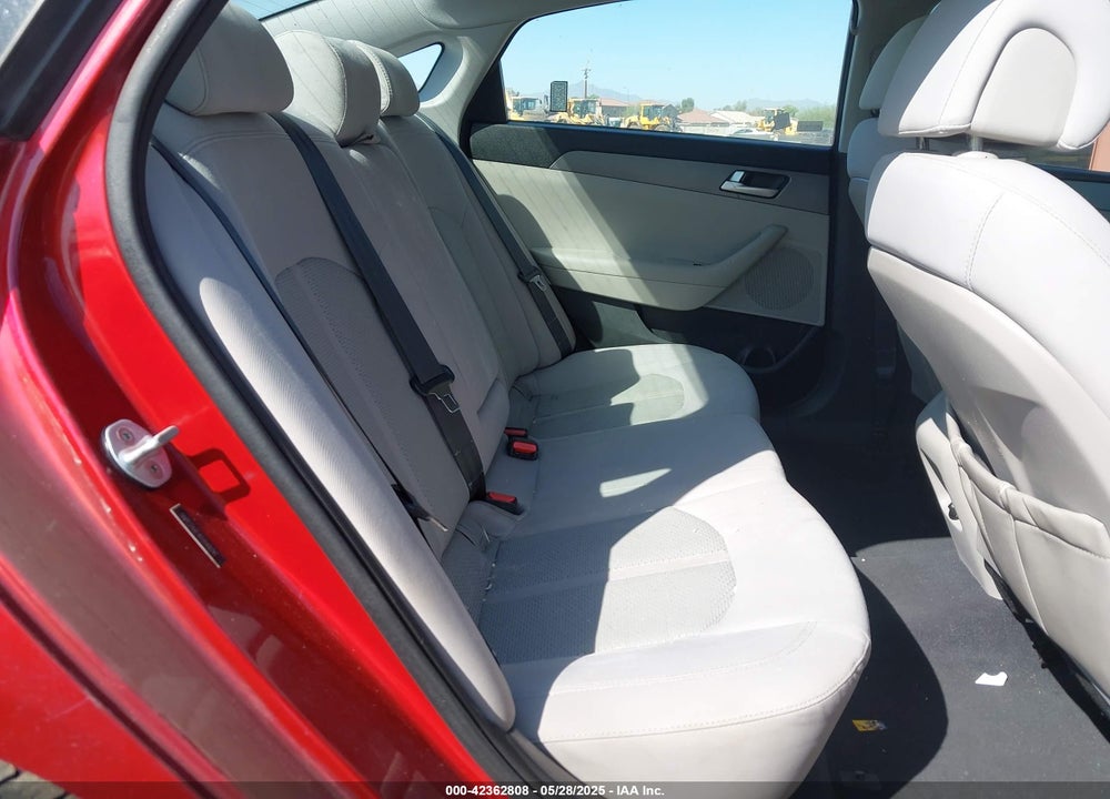 2015 HYUNDAI SONATA VIN: 5NPE24AF4FH049241
