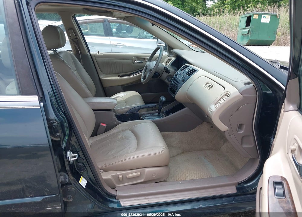2001 HONDA ACCORD 3.0 EX VIN: 1HGCG16531A015929