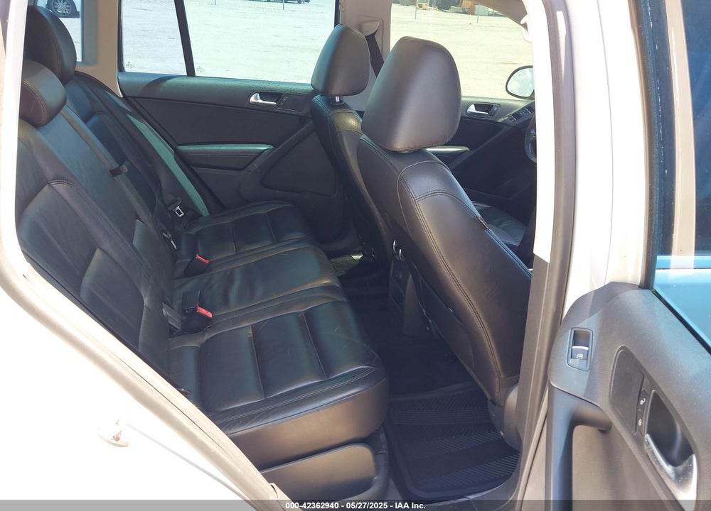 2017 VOLKSWAGEN TIGUAN 2.0T SPORT VIN: WVGTV7AX4HW507278