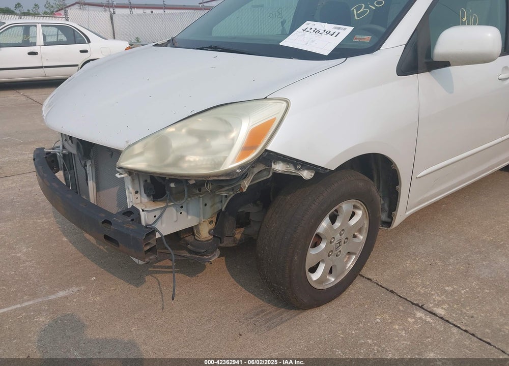 2005 TOYOTA SIENNA XLE VIN: 5TDZA22C05S321550
