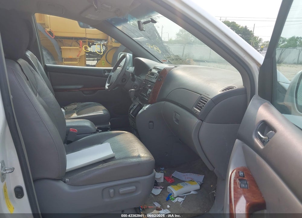 2005 TOYOTA SIENNA XLE VIN: 5TDZA22C05S321550