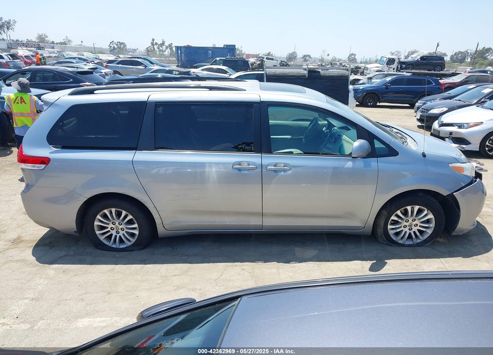 2014 TOYOTA SIENNA VIN: 5TDYK3DC4ES417970
