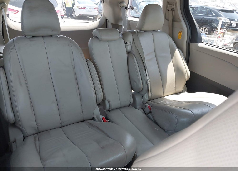 2014 TOYOTA SIENNA VIN: 5TDYK3DC4ES417970