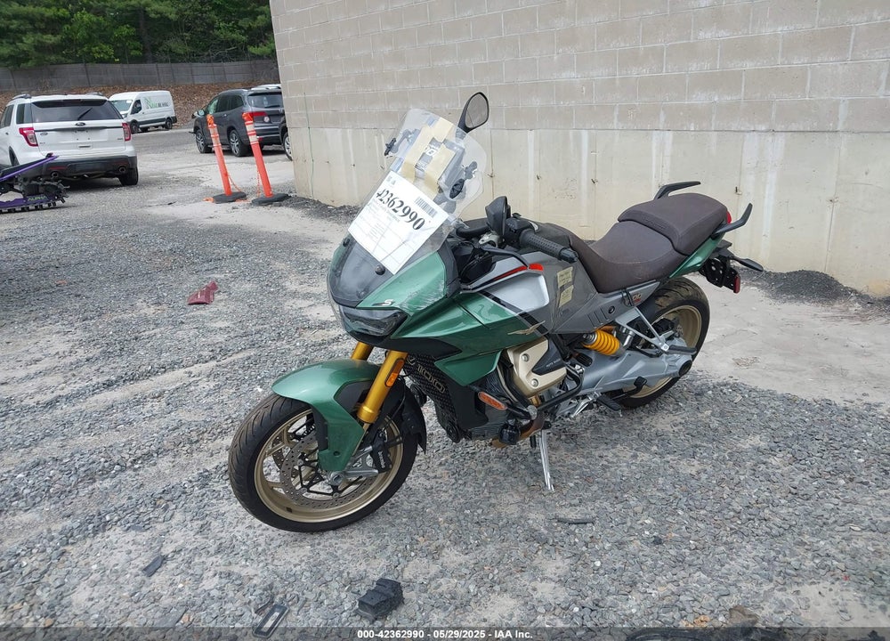 2023 MOTO GUZZI V100 MANDELLO S VIN: ZGUMGUB08PM000040