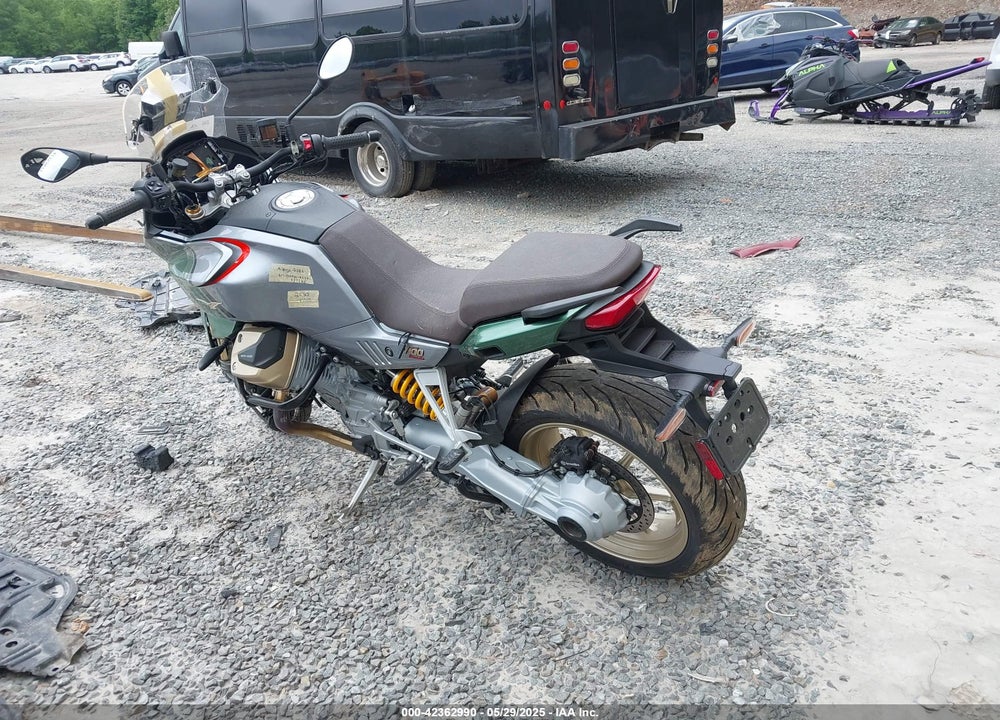 2023 MOTO GUZZI V100 MANDELLO S VIN: ZGUMGUB08PM000040