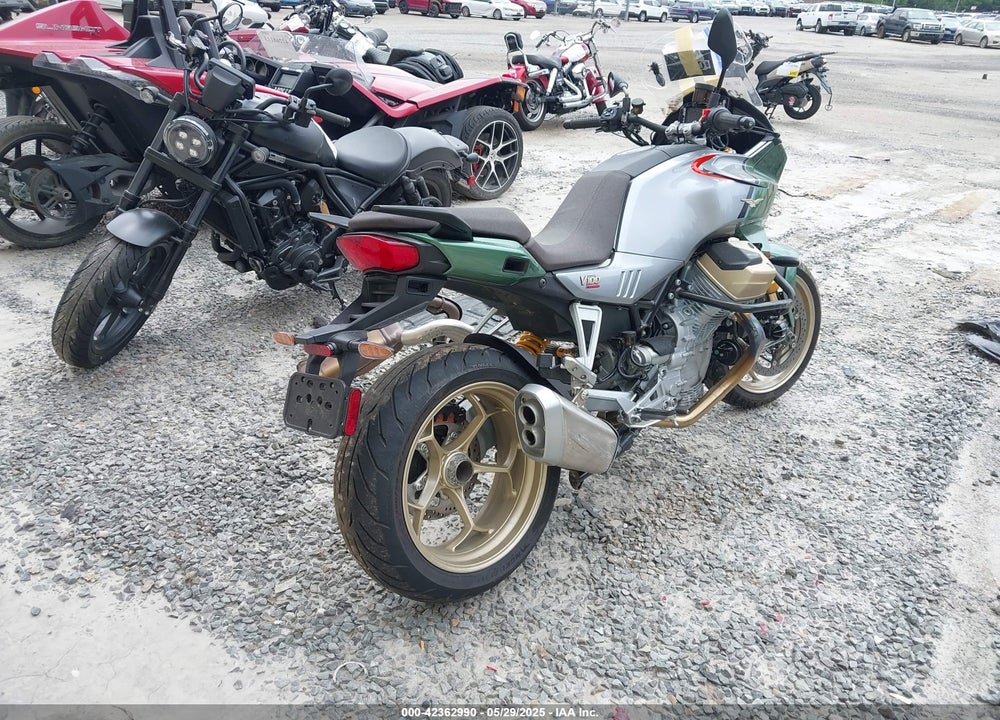 2023 MOTO GUZZI V100 MANDELLO S VIN: ZGUMGUB08PM000040