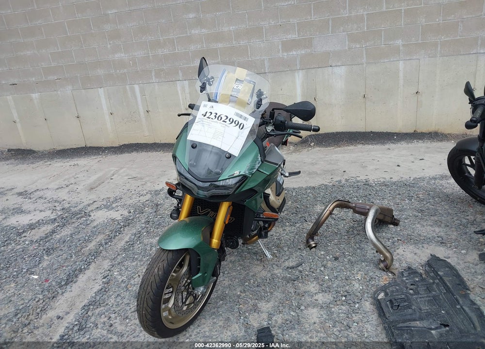 2023 MOTO GUZZI V100 MANDELLO S VIN: ZGUMGUB08PM000040
