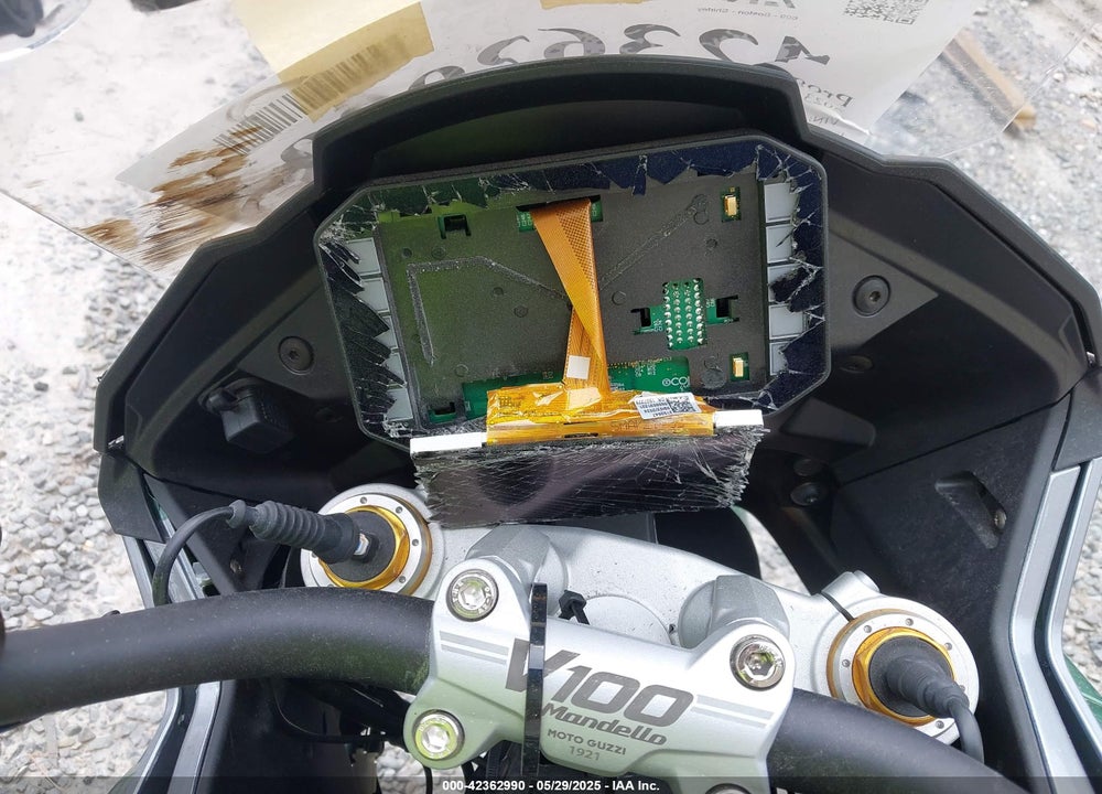2023 MOTO GUZZI V100 MANDELLO S VIN: ZGUMGUB08PM000040