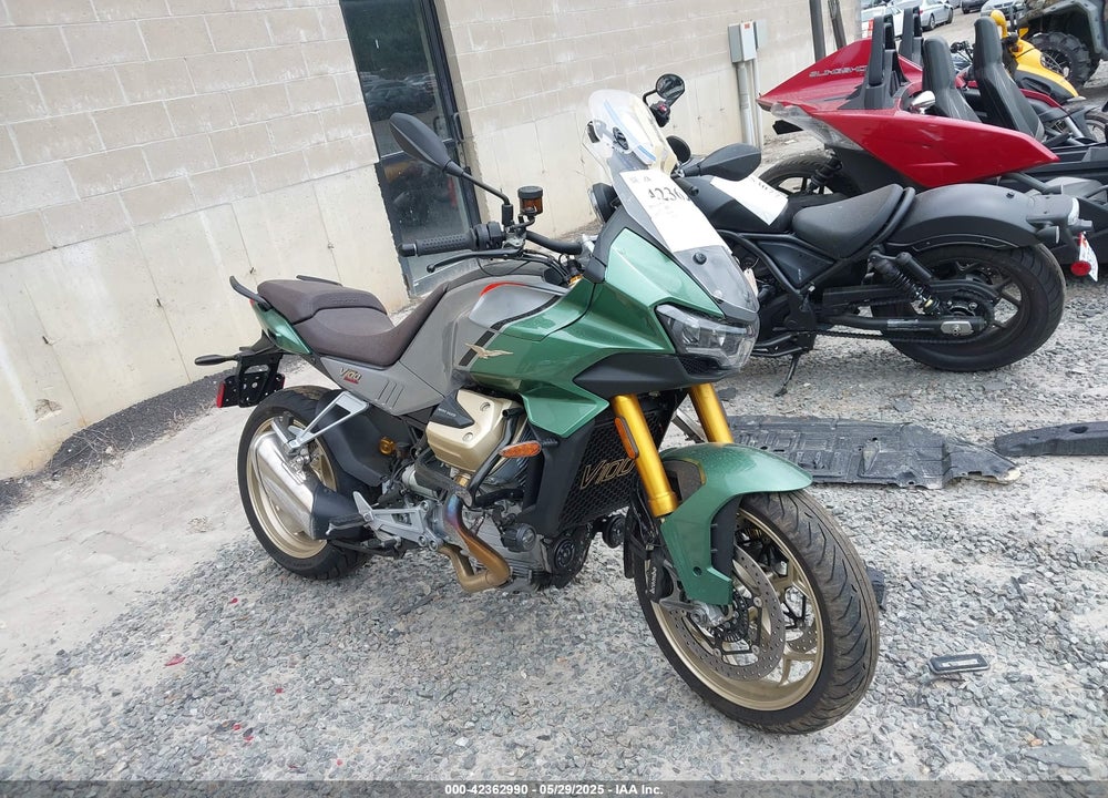 2023 MOTO GUZZI V100 MANDELLO S VIN: ZGUMGUB08PM000040
