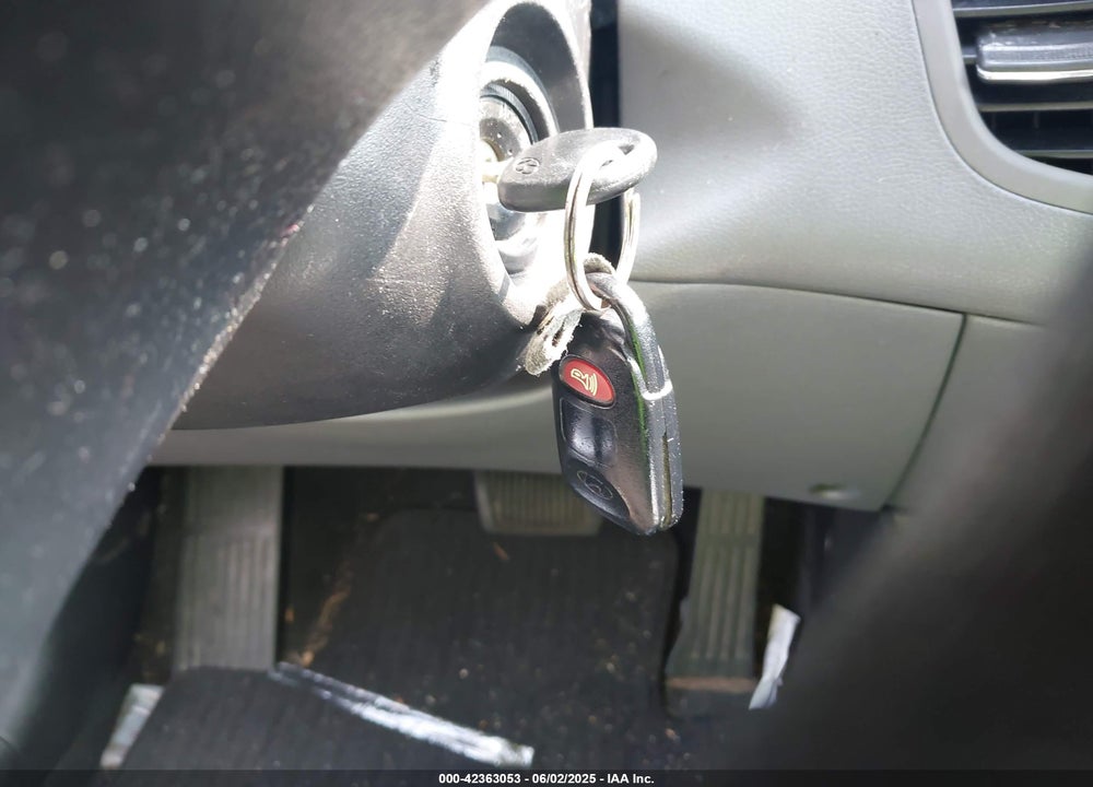 2013 HYUNDAI ELANTRA VIN: 5NPDH4AE8DH342848
