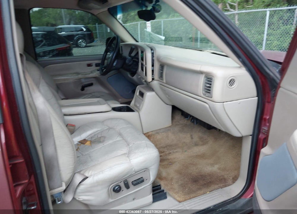 2001 CHEVROLET TAHOE LT VIN: 1GNEC13TX1J205658