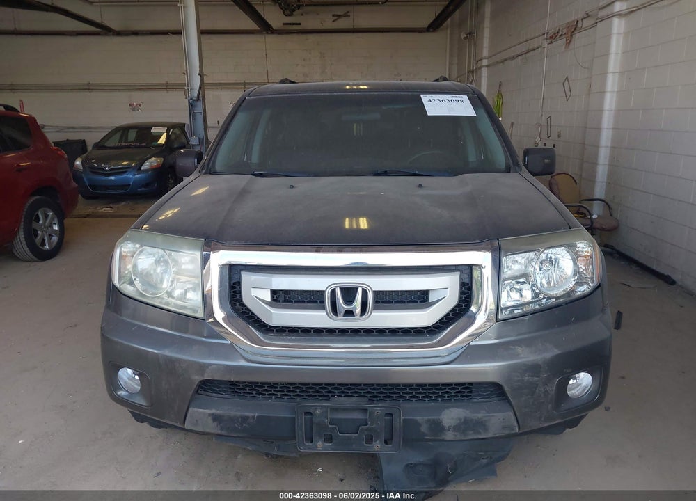 2010 HONDA PILOT EX VIN: 5FNYF4H41AB017232