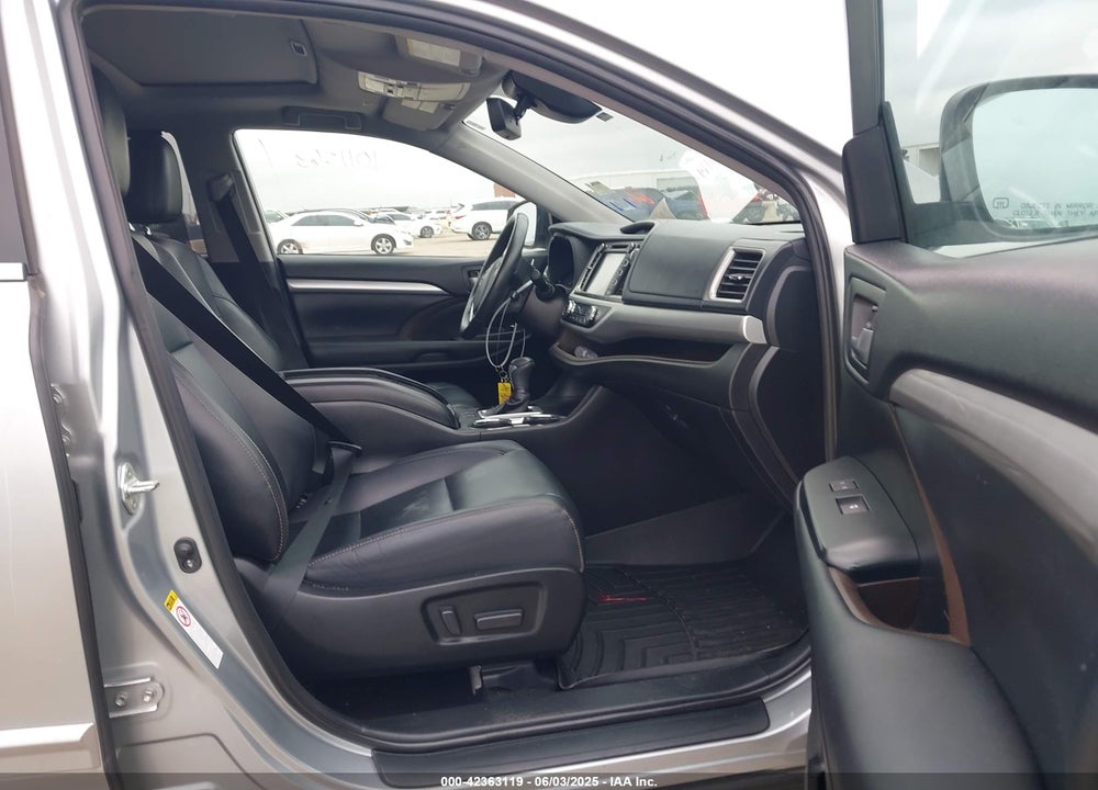 2019 TOYOTA HIGHLANDER VIN: 5TDKZRFH8KS317234
