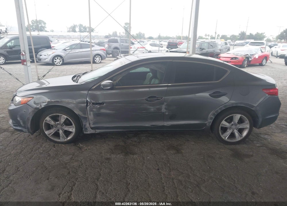 2013 ACURA ILX 2.0L VIN: 19VDE1F74DE015829