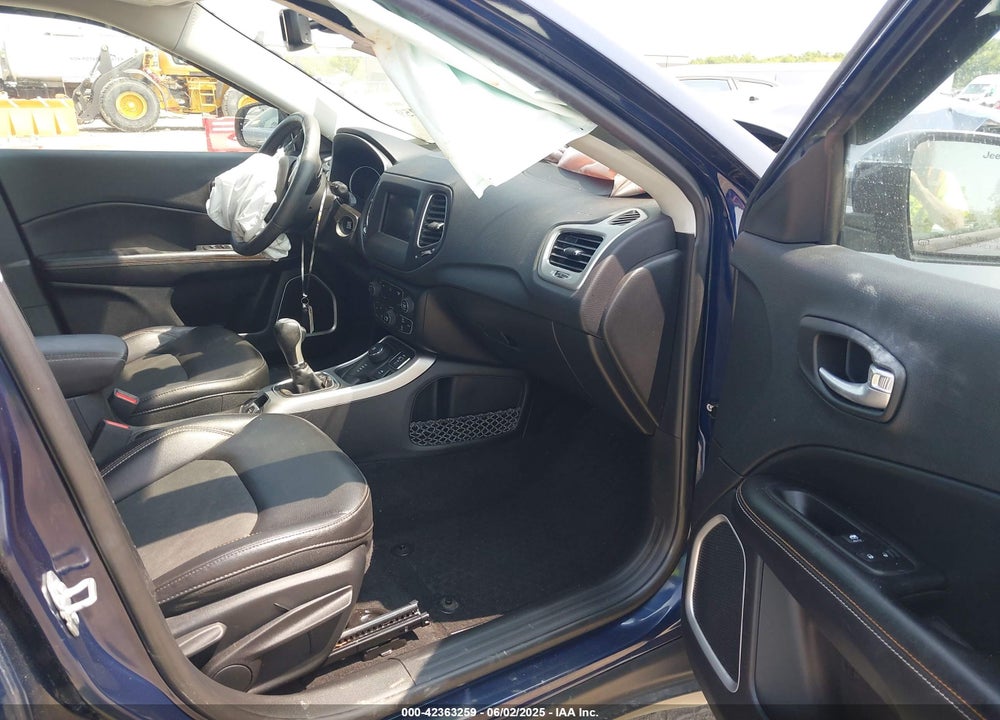 2019 JEEP COMPASS LATITUDE 4X4 VIN: 3C4NJDBB2KT650866