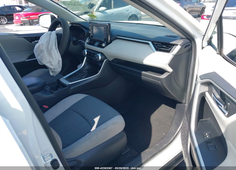 2020 TOYOTA RAV4 XLE VIN: 2T3W1RFV1LW064983