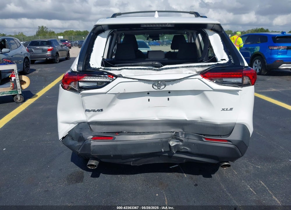 2020 TOYOTA RAV4 XLE VIN: 2T3W1RFV1LW064983