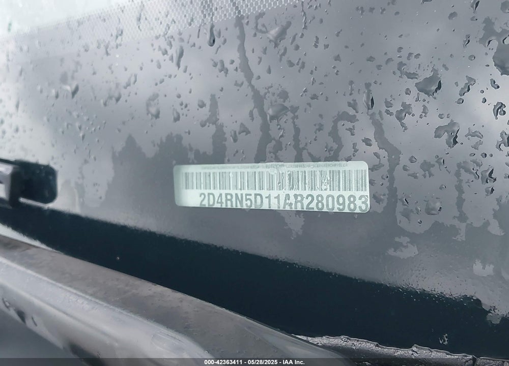 2010 DODGE GRAND CARAVAN VIN: 2D4RN5D11AR280983