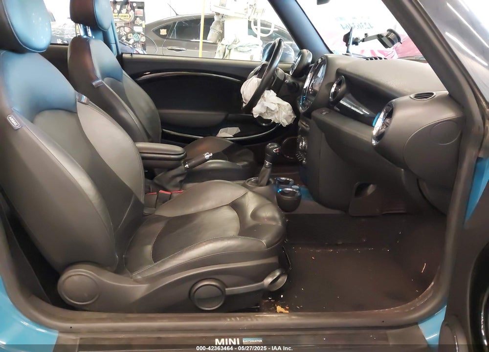 2013 MINI COOPER VIN: WMWSV3C55DT388606