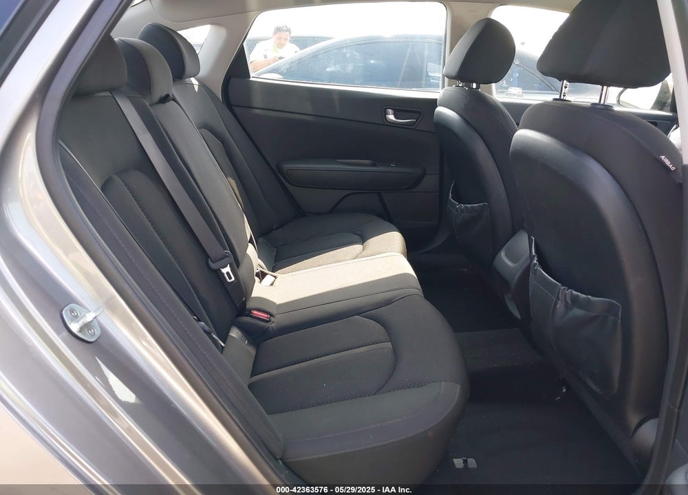 2016 KIA OPTIMA VIN: 5XXGT4L1XGG066923
