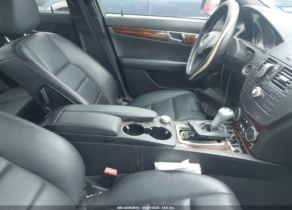 2009 MERCEDES-BENZ C 300 LUXURY/SPORT VIN: WDDGF54X89R041489