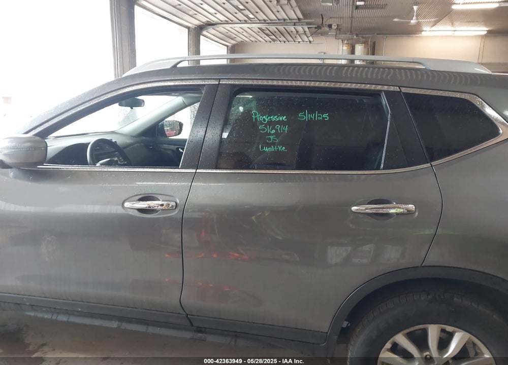 2017 NISSAN ROGUE VIN: 5N1AT2MV8HC893926