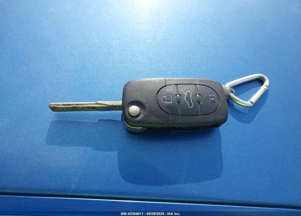 2000 VOLKSWAGEN NEW BEETLE VIN: 3VWCF21C3YM415089