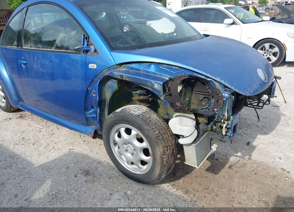 2000 VOLKSWAGEN NEW BEETLE VIN: 3VWCF21C3YM415089