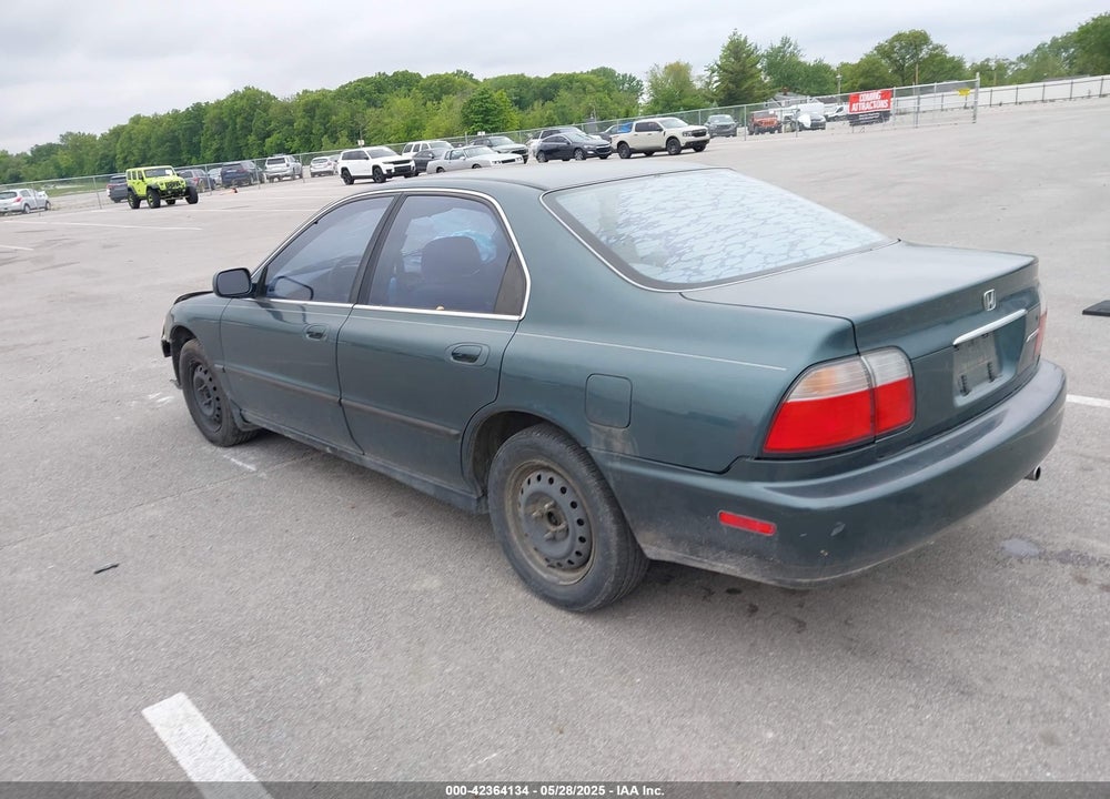 1996 HONDA ACCORD LX/EX VIN: 1HGCD5635TA144711