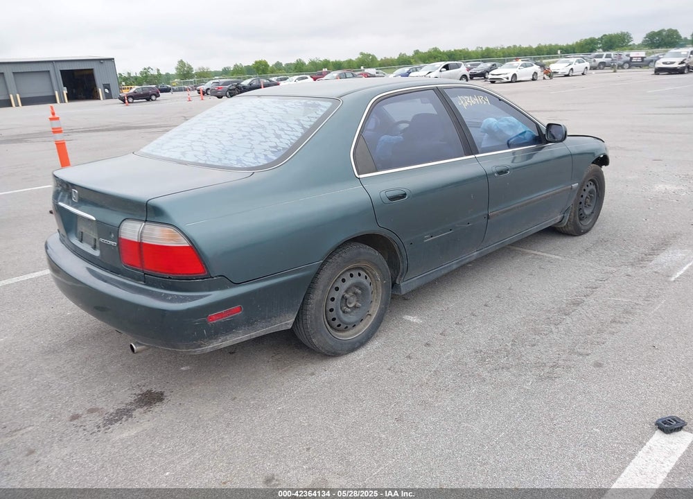 1996 HONDA ACCORD LX/EX VIN: 1HGCD5635TA144711