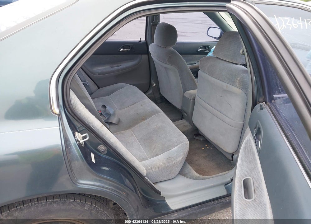 1996 HONDA ACCORD LX/EX VIN: 1HGCD5635TA144711