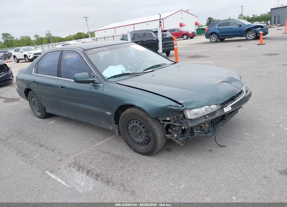 1996 HONDA ACCORD LX/EX VIN: 1HGCD5635TA144711
